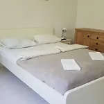 W Chmurach بيت ضيافة
